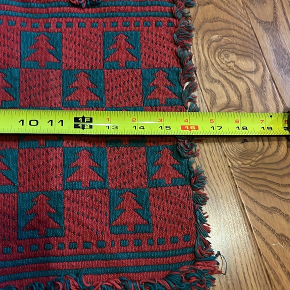 3 Reversible woven fringed edge Christmas tree placemats - Picture 3 of 5